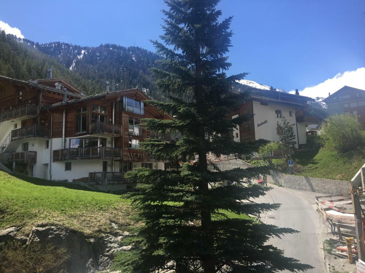 Haus Colmar Appartement Zermatt Buitenkant foto